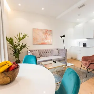 https://debamb-suites.es-andalucia.com