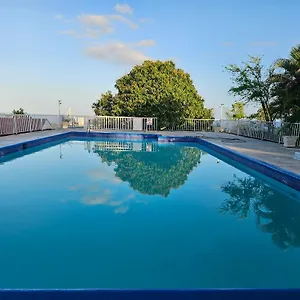 https://montego-bay-club-apartments.comcaribbean.com